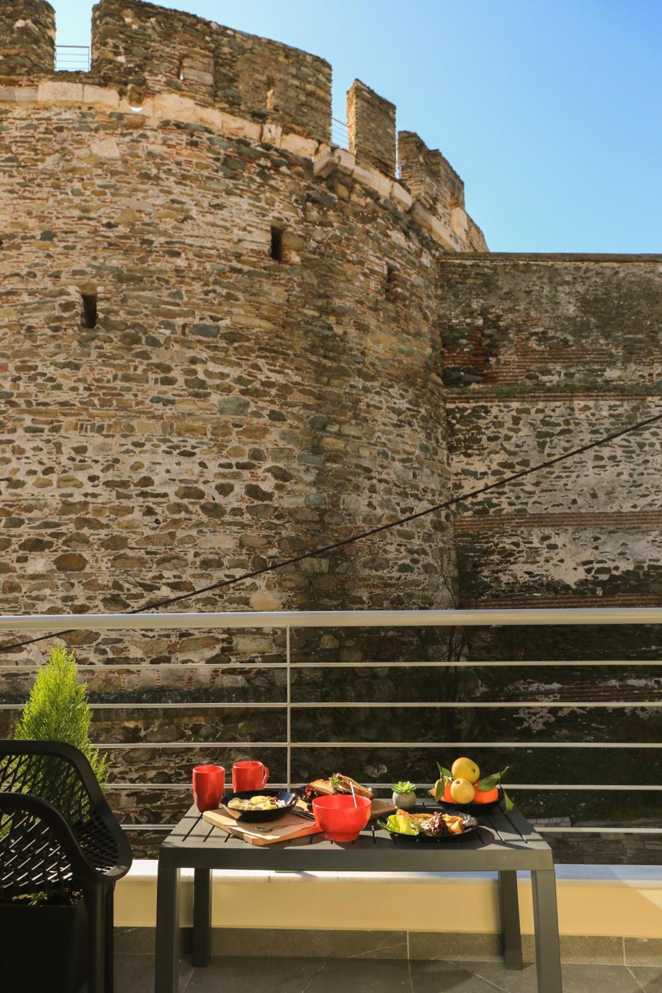 Beyond The Castle Apartment Salonic Exterior foto
