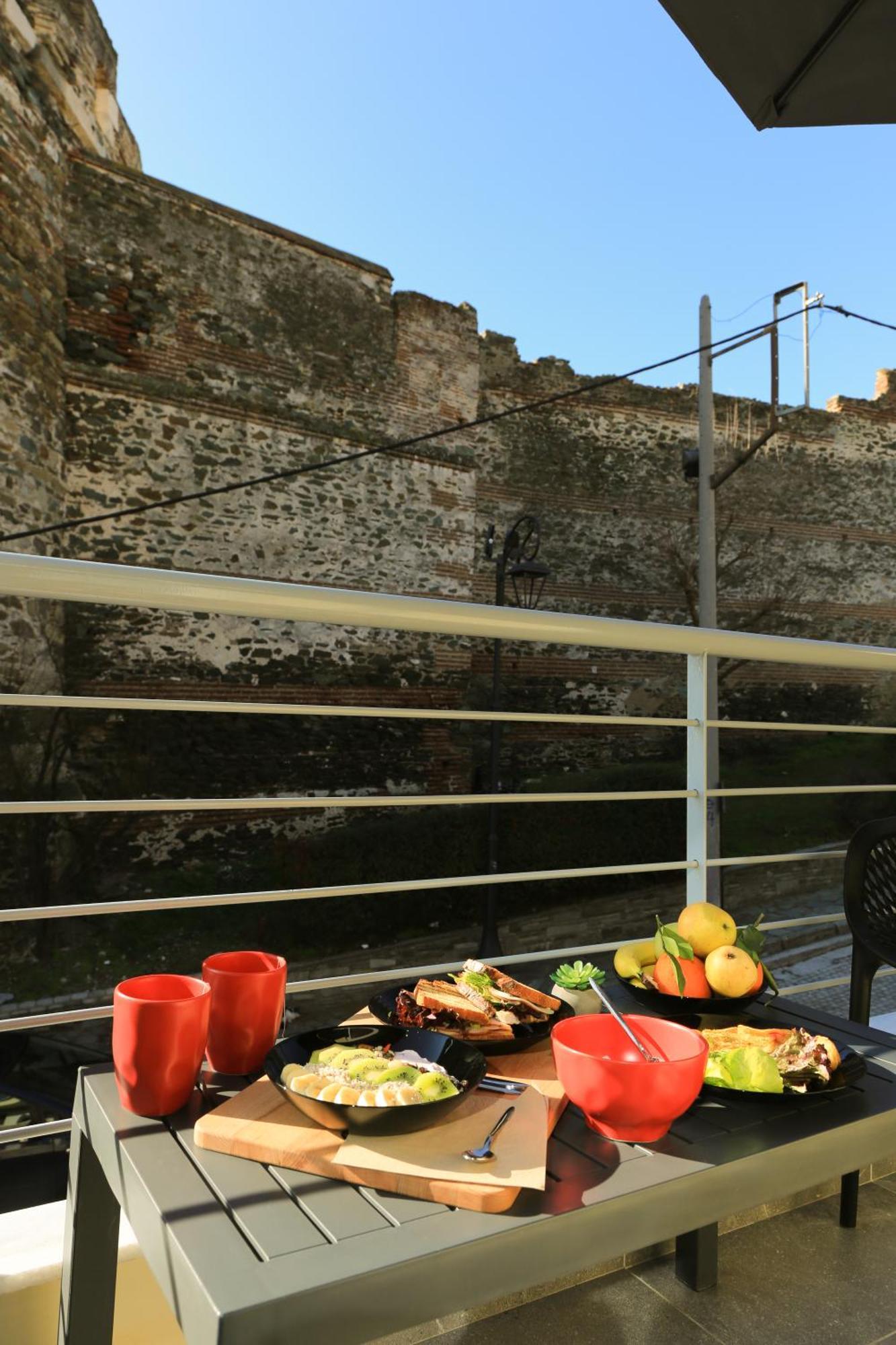 Beyond The Castle Apartment Salonic Exterior foto