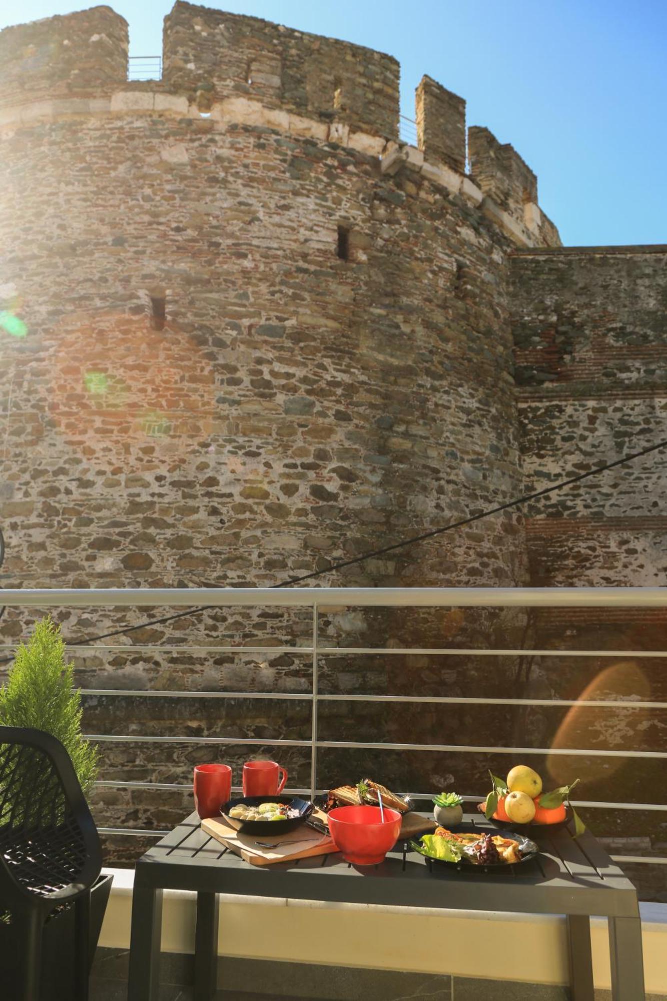 Beyond The Castle Apartment Salonic Exterior foto